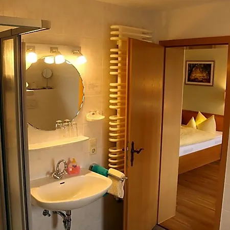 Zur Post 3*