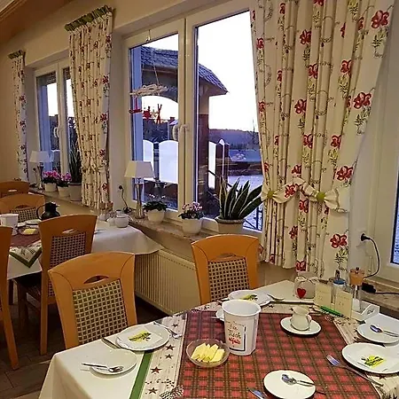 Zur Post Hotel 3*